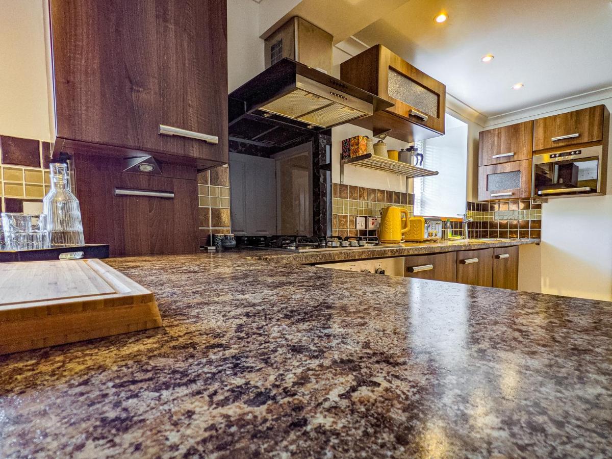 דירות Beautiful Listed Flat With Private Garden, Birnam מראה חיצוני תמונה